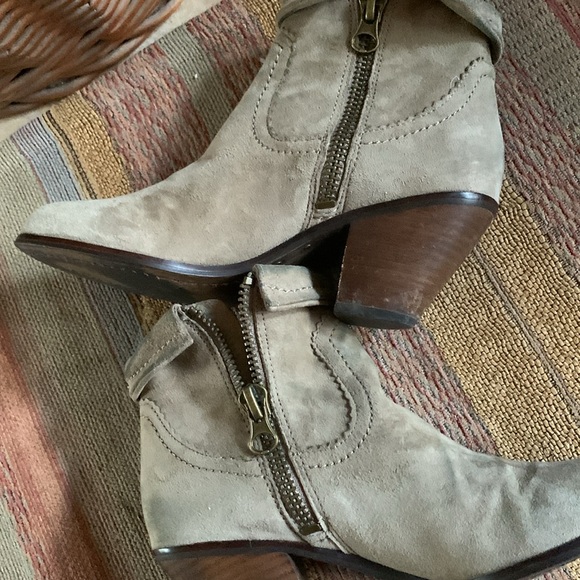 Sam Edelman Louis Distressed Suede Fringe Western Cowboy Ankle Booties Gray 7M - Picture 7 of 9